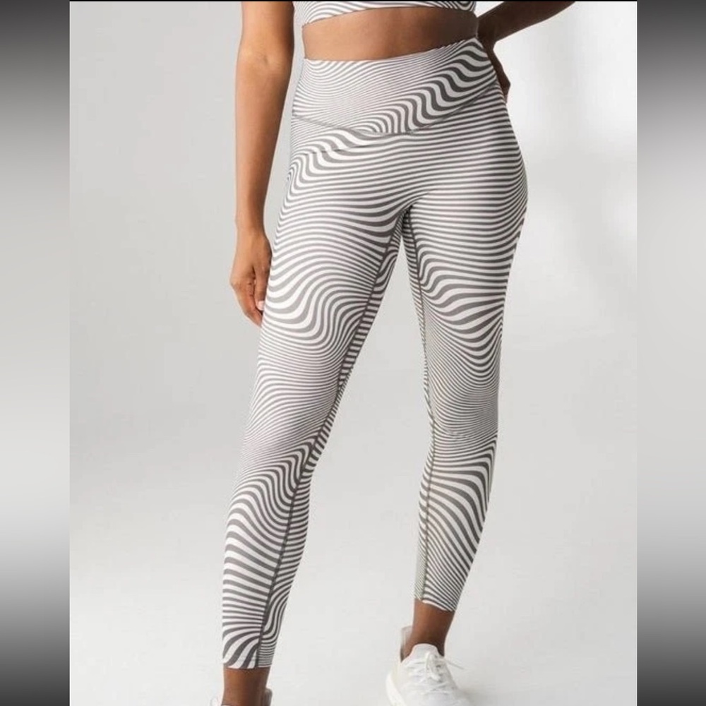 Vitality x Cosmopolitan The Storm Leggings